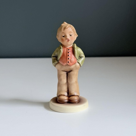 Hummel "Steadfast Soprano" Boy Singing - Membership Piece 2005/06 C1 - Picture 1 of 7
